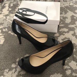 Nine West Black pumps, peep toe, size 10M nwcamya